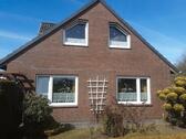 Foto - Großzügiges Einfamilienhaus (7 Zimmer) mit Sauna, Garage, Garten