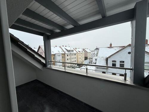 Foto - Frisch sanierte Altbau-Dachgeschosswohnung - WG geeignet !