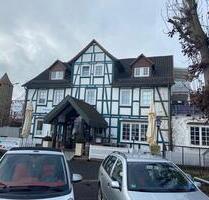 Sanierte 3 Zimmer DG Wohnung mit Balkon, EKB & Garage in Fritzlar