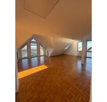 3-ZKB DG in Bachrain - 900,00&nbsp;EUR Kaltmiete, ca.&nbsp; 90,00&nbsp;m&sup2; in Künzell (PLZ: 36093)