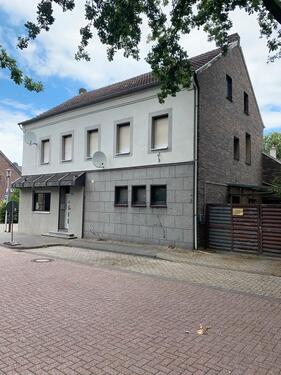 Foto - Mehrfamilienhaus in zentraler Ortslage