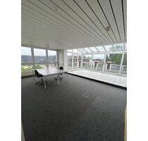 Büroräume, ca. 190 m² im Dachgeschoss m. Glasdach u. Wintergarten - Isernhagen