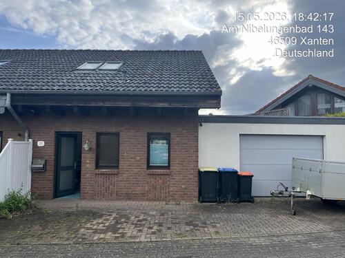 Foto - DHH zu verkaufen mit großer Garage