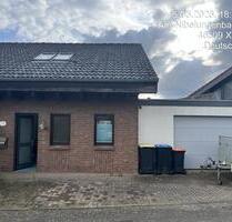 DHH zu verkaufen mit großer Garage - Xanten