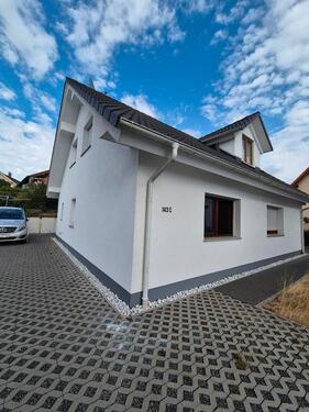 Foto - Einfamilienhaus mit Terrasse & Balkon