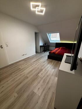 Foto - 1 Zimmer Dachgeschoßwohnung zur Miete in Frankfurt am Main