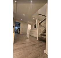 Hochwertige 4,5 Zimmer Wohnung m. Vollkeller + Garten - Nortorf
