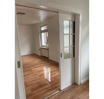 Zentrale 3-Zimmer Wohnung mit großer Dachterrasse - 1. OG, 84 qm - Remscheid Reinshagen