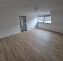 Zentral und ruhig - 3-Zi. DG-Wohnung mit Balkon & Stellplatz - Dortmund Brackel