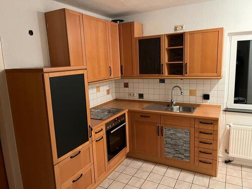 Foto - Großzügige OG‑Wohnung: 3 Zi.+ 2 DG‑Zimmern, Balkon, zentral