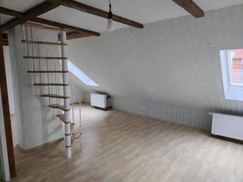 Foto - Innenstadtnah & ruhig – 2-Zimmer-DG-Wohnung mit neuer Einbauküche