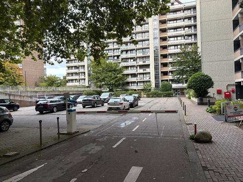Foto - Köln Weiden, 200 m hinter dem Rhein-Center Parkplatz zu vermieten