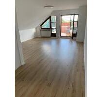 2,5 Zimmer DG Wohnung mit zwei Balkonen, Garage und KellerSchlafz - Ostfildern