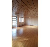 Geräumige, helle 5-Zimmer-Wohnung (160 m²) - Böblingen
