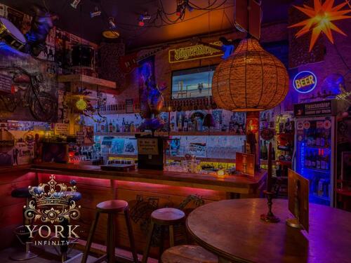 Foto - Etablierte Bar mit großem Biergarten – Top-Lage Jena Zentrum