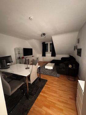 Foto - UNTERVEMIETUNG 2 Zimmer Wohnung 01.04.2026-01.06.2026 Düsseldorff