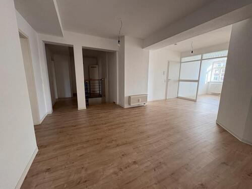 Foto - Erstbezug nach Sanierung: Ansprechende 3-Zimmer mit Balkon in Lan