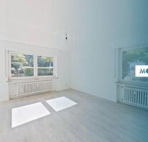 ERSTBEZUG NACH SANIERUNG: Lichtdurchflutete 3-Zimmer-Erdgeschosswohnung mit Balkon - Bückeburg