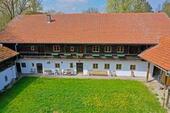 Foto - Historischer Vierseithof in Niederbayern