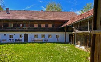 Foto - 10 Zimmer Bauernhaus, Landhaus zum Kaufen in Gangkofen