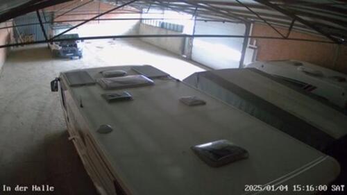 Foto - Stellplatz Wohnmobil Wohnwagen Halle Hallenstellplatz