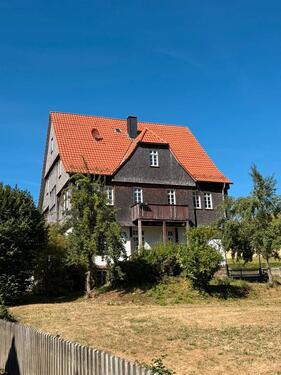 Foto - Denkmalgeschütztes Haus mit großem Grundstück