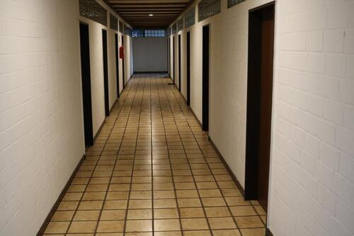 Foto - Büroräumlichkeiten mit separatem Eingang – 7 Büros, Küche, Bäder