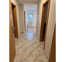 Helle 2 Zimmer Erdgeschoss Wohnung für Singles im 3famileienhaus - Dreieich