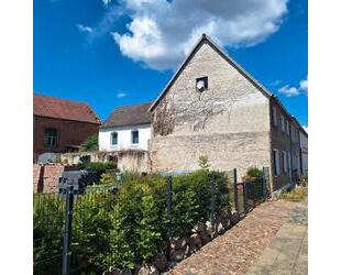 Sanierungsobjekt mit Potenzial - 50.000,00&nbsp;EUR Kaufpreis, ca.&nbsp; 140,00&nbsp;m&sup2; in (PLZ: 10178)