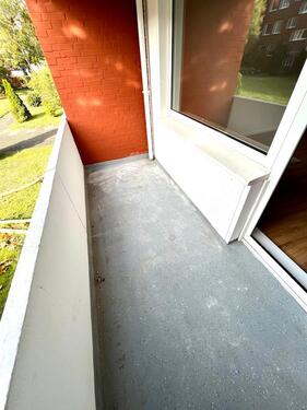 Foto - Und wann ziehen Sie zu uns? Drei Zimmer mit Balkon!!