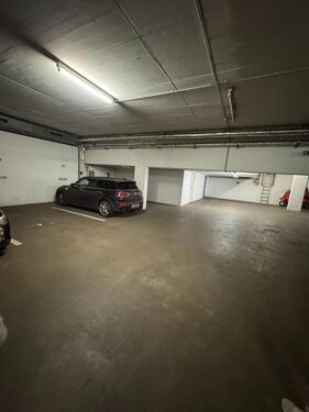 Foto - Parkplatzprobleme? - Vermiete TG - Stellplatz in Pempelfort!