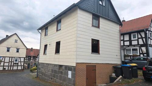 Foto - Wohnhaus im Ebsdorfergrund - 59.999,00&nbsp;EUR Kaufpreis, ca.&nbsp; 80,00&nbsp;m&sup2;