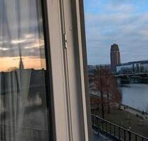 Kleine Vintage Einzimmer-Mansardenwohnung Frankfurt City direkt a - Frankfurt am Main