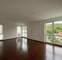 Helle & Möbelierte 1-Zimmer-Wohnung mit Duplex Garage & Keller - Stuttgart Hedelfingen