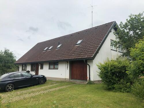 Foto - Einfamilienhaus mit großem Garten, Doppelgarage, Sauna