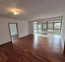 Helle, gemütliche, renovierte 3-Zimmer-Wohnung mit EBK in Regen