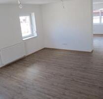 Hübsche, helle 3 Zi. OG-Whg mit Balkon im 1. Stock, ca. 80 m² - Hiltenfingen