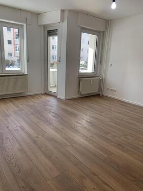 Foto - Erstbezug nach Sanierung: Moderne 3-ZKB mit Balkon in Frankfurt-Niederrad