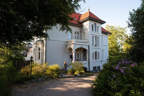 Foto - Stilvolle 3-Zimmer-Altbauwohnung mit hohen Decken & Charakter