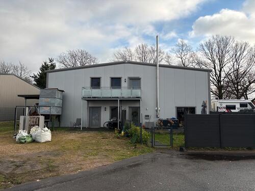 Foto - Gewerbe Halle mit großer Betriebsleiter Wohnung