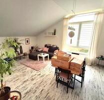 schöne, helle Dachgeschosswohnung mit Blick ins Grüne - Geiselberg