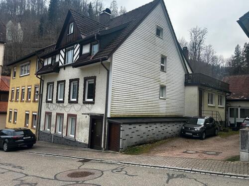 Foto - Mehrfamilienhaus mit Gewerbe & 80m² Terrasse – zentral Triberg