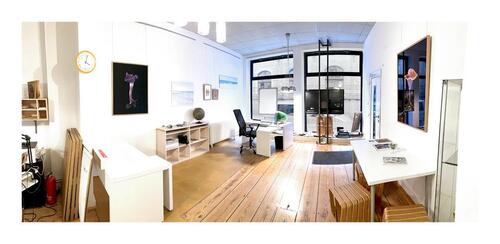 Foto - Büroarbeitsplatz Schreibtisch in Gemeinschaftsbüro