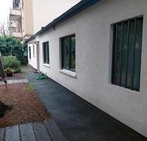 Top Bungalow Barrierefrei 3 Garagen + 4 Stellplätze Maklerfrei - Frankfurt am Main Unterliederbach