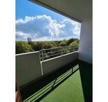 1,5-Zimmer-Wohnung mit 7-Meter-Balkon & traumhafter Aussicht - Gelsenkirchen