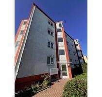 Wundervolle 2 Raumwohnung in gefragter Wohnlage mit Einbauküche und Balkon zu vermieten - Freiberg
