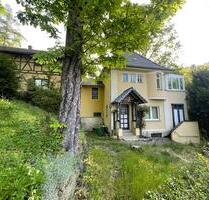 Villa in Jena-West: Einfamilienhaus mit Anbau