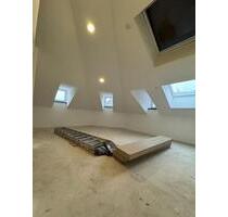 Exklusive 3-Zimmer-Dachgeschosswohnung im kernsanierten Denkmalob - Wiesbaden Südost