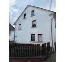 Wohnhaus mit Lagerflächen und Garage - Ransbach-Baumbach