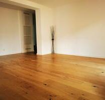 Schöne, lichtdurchflutete 5-Zi.Whg. mit Balkon, EBK und Kellerrau - Stuttgart Feuerbach